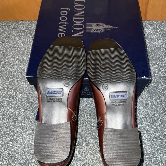 London Fog Leather Zip Up Ankle Boots - Picture 7 of 9